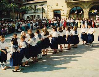 35 urte Derio dantzan jarriz