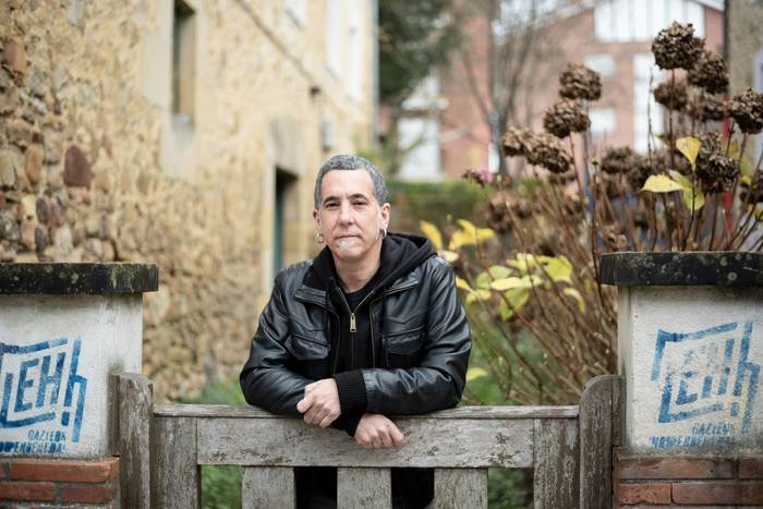 Ez garelako dena ahazteko nahikoa biziko