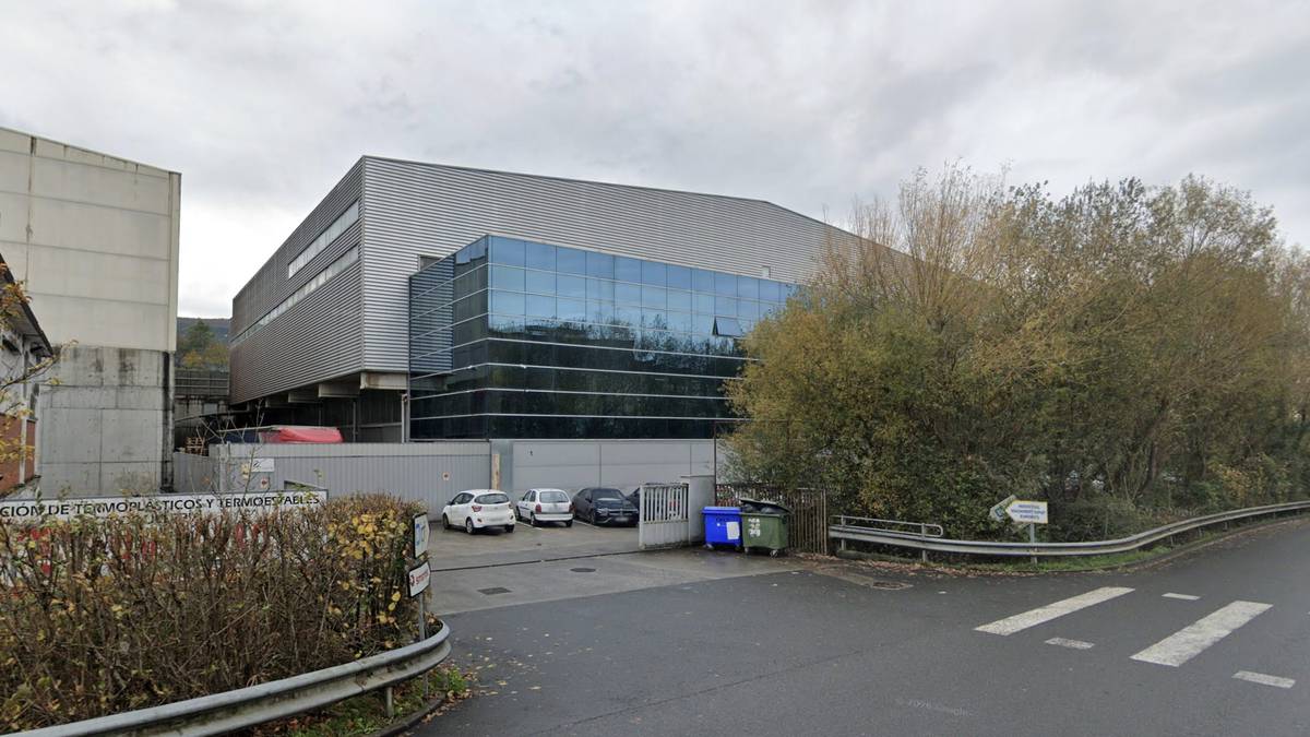 Langile bat hil da Zamudion lan istripuan