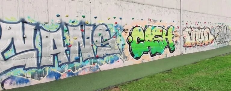 Larrondoko rokodromoa berritu dute