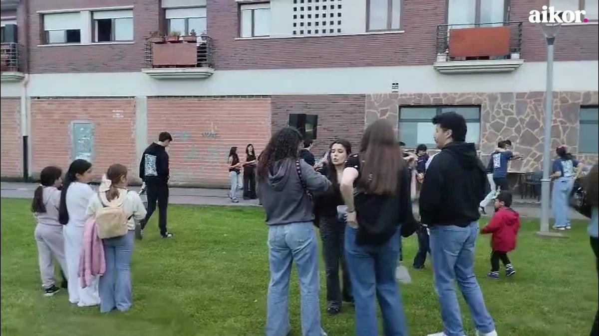 Goi-goitik ospatu dute Zamudioko Gazte Eguna