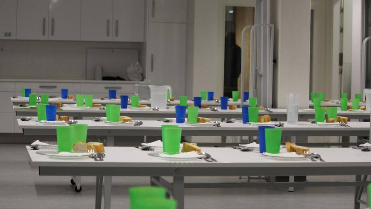 Eskola jangeletako greba bertan behera utzi dute