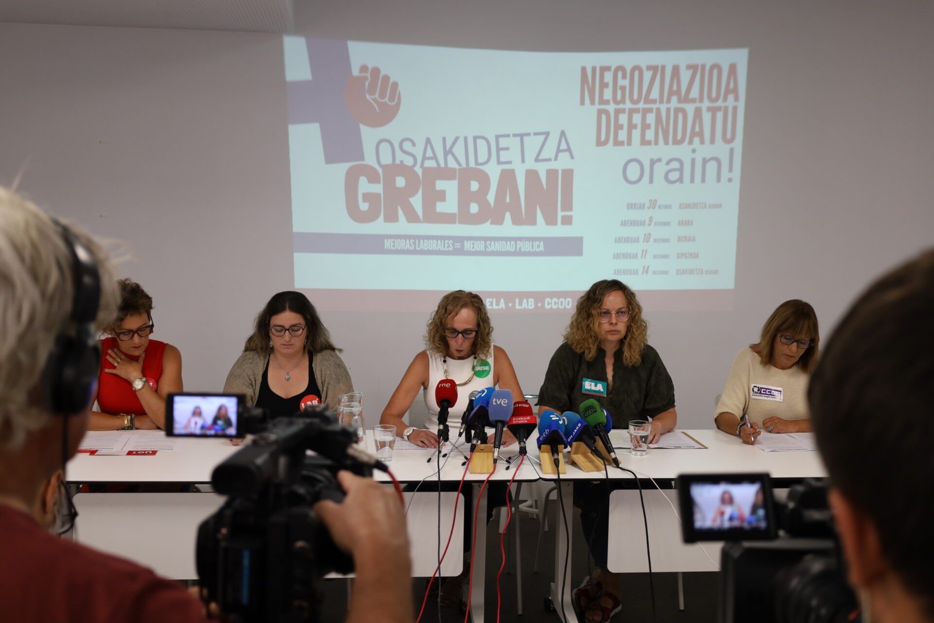 Urriaren 28ko greba mugagabea atzeratu dute medikuek, hauteskunde deialdia dela eta