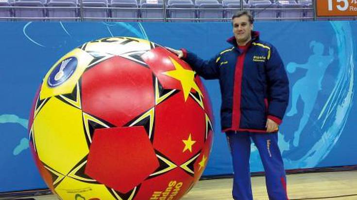 Jorge DueÃ±as, emakumezkoen Espainiako eskubaloi s