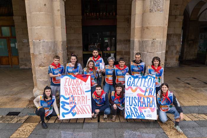 Korrika batzordeetan parte hartzeko deia zabaldu du Gazte Euskaltzaleen Sareak