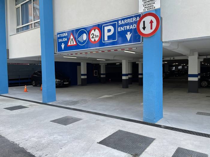 Kultura Etxeko aparkalekuko erabilera arau berriak indarrean sartu dira