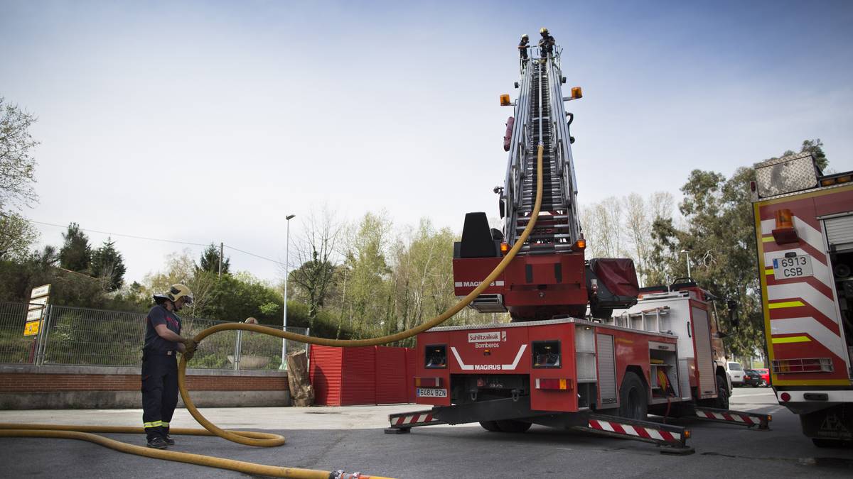 Langile bat larri zauritu da Zamudioko enpresa batean izandako lan istripu batean