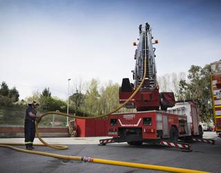 Langile bat larri zauritu da Zamudioko enpresa batean izandako lan istripu batean