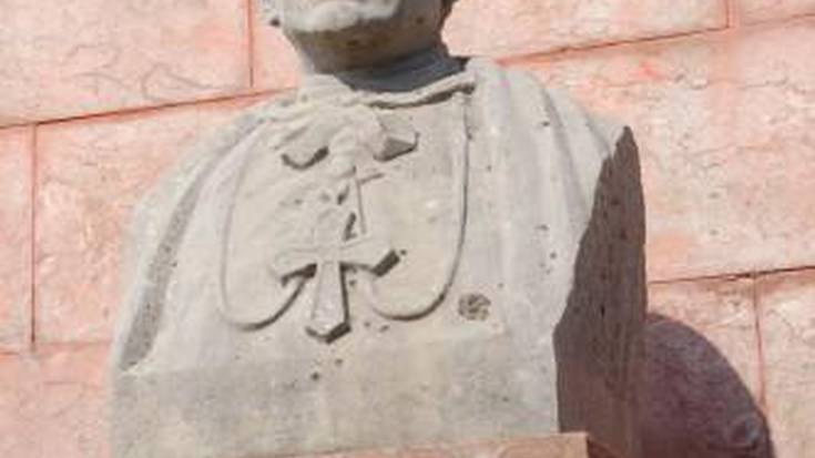 Atanasio Jauregiren estatua, berrituta