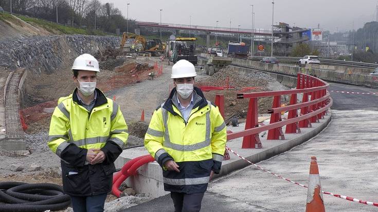 Induskatze-lanak hasi dira Kukularrako lotunean, azpiko pasabidea egiteko
