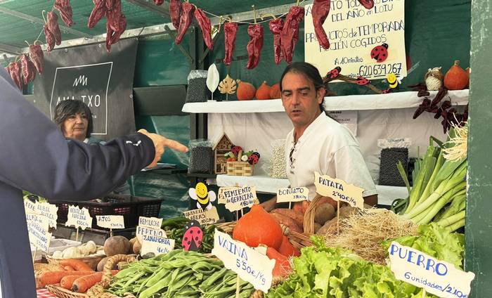 Jendetza handia batu zen Loiuko Nekazal, Gastronomia eta Artisautza Azokan