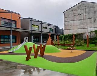 Pantailen erabilerak haurrengan duen eraginaz hausnartzeko hitzaldia, eskolan