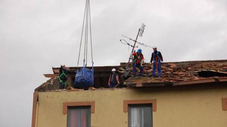 Ekaitzak kalte handiak sortu ditu Derion eta Loiun