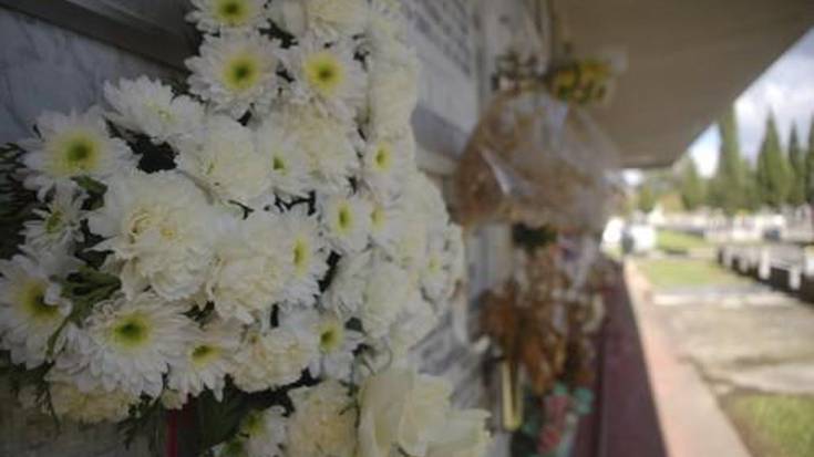 Hilerriak leporaino Santu Guztien Egunean  