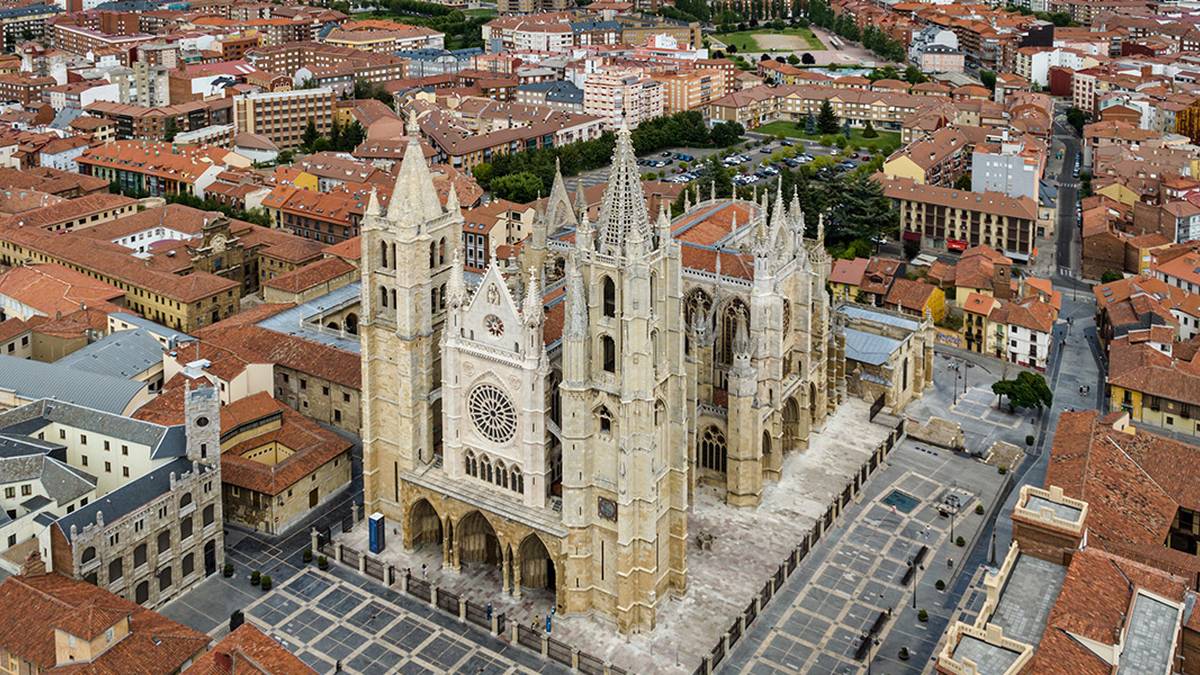 Astelehenean eman daiteke izena Lagunandreren Leonerako bidaian