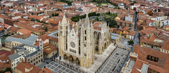 Astelehenean eman daiteke izena Lagunandreren Leonerako bidaian