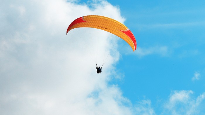 Gazteentzako ekintzak - Parapentea