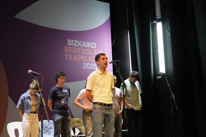 Sarrera bikoitza zozkatuko dugu Bizkaiko Bertsolari Txapelketako saioa ikusteko Mungian